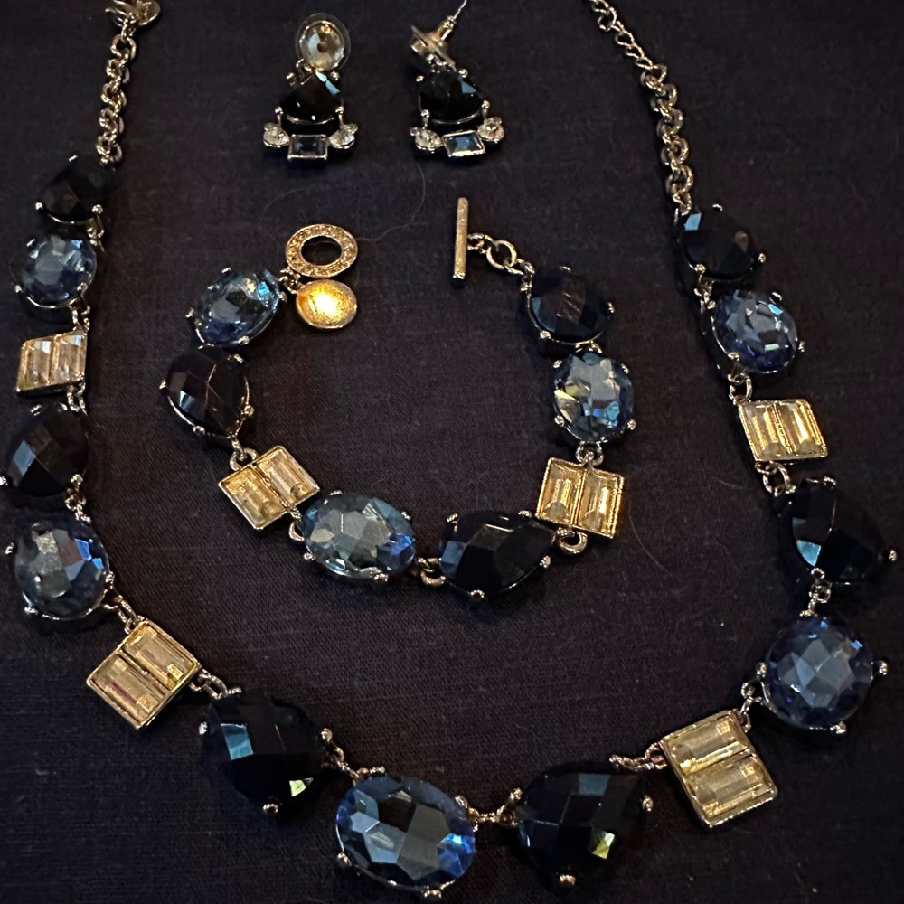 Blue earrings, necklaces and bracelet